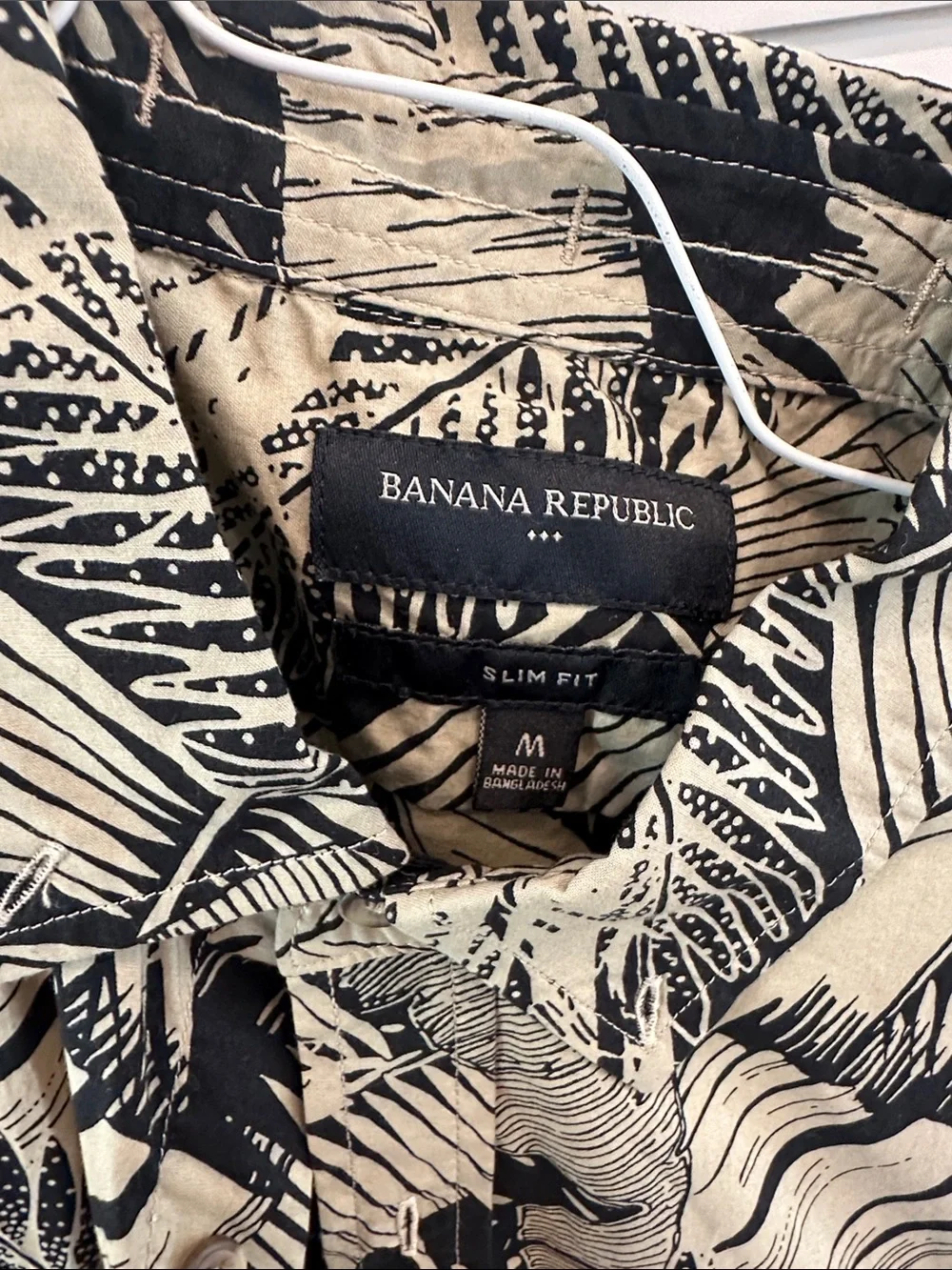 Banana Republic Black and Cream Tropical Print Short-Sleeve Shirt